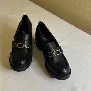 White Mountain Women’s Black Chunky Heel Loafers with Gold Chain Size 10W